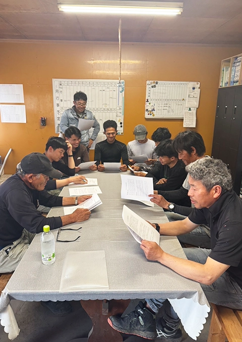 岩瀬工務店社員のミーティング